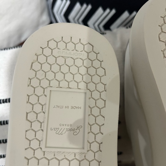 Good Man Shoes by Russell Wilson - Picture 8 of 8